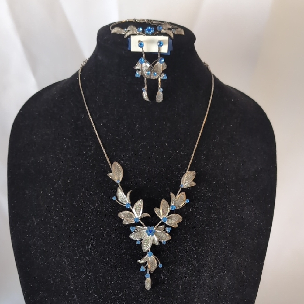 Floral Necklace, Bracelet, Earrings Set